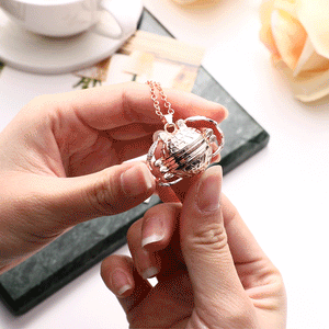 Custom Photo Necklace Pendant Locket Necklace Unique Jewelry Valentine's Gifts